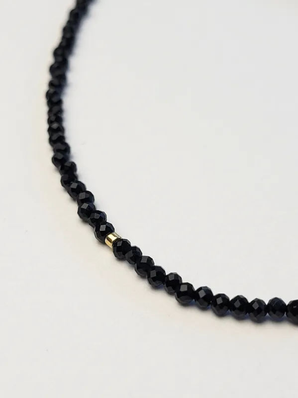 Lakmé - Ónyxový náhrdeľník s pozláteným zapínaním 2