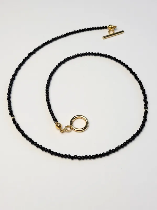 Lakmé - Ónyxový náhrdeľník s pozláteným zapínaním 3