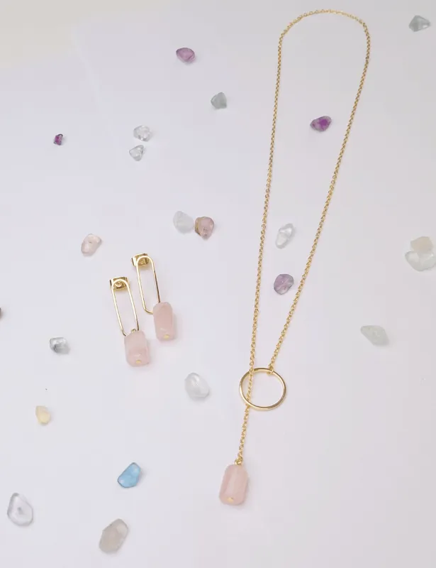 Minimalistické náušnice z pozlátenej kolekcie Spektrum. Prírodné ružové kamene Fluorit 2
