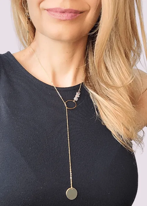 Pozlátený prevliekací náhrdeľník z kolekcie Spektrum s úlomkami prírodných kameňov Fluorit