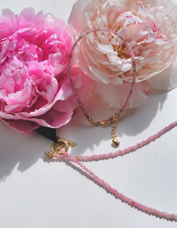 Leila - náramok z ružového Turmalínu s pozláteným zapínaním 4