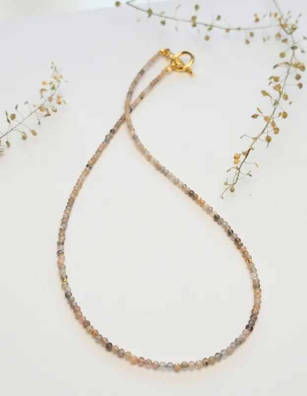 Lakmé light- pozlátený náhrdeľník s Mesačným kameňom 1