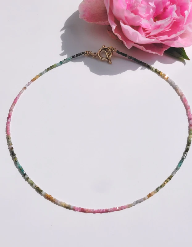 Leila - náhrdeľník s pozláteným zapínaním s Turmalínom ovál 2