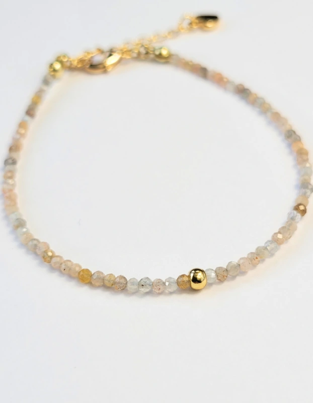 Lakmé light - pozlátený náramok s Mesačným kameňom a bodkou 2