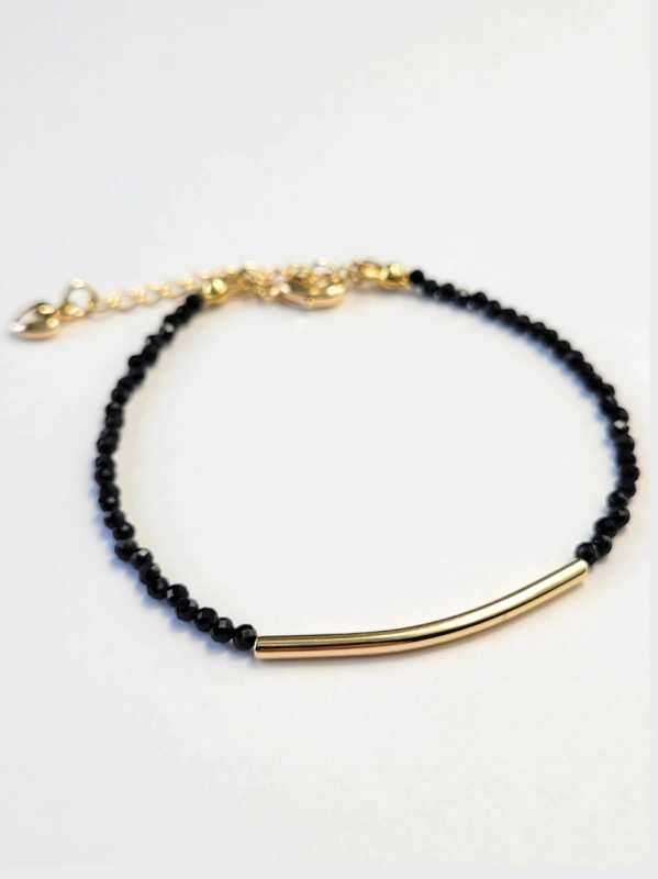 Lakmé - Ónyxový náramok s pozláteným srdiečkom