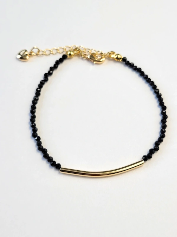 Lakmé - Ónyxový náramok s pozláteným srdiečkom 1